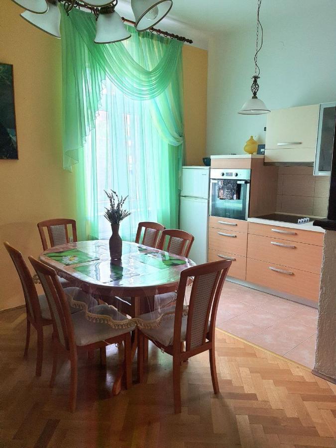 Family Apartment Center Опатия Экстерьер фото