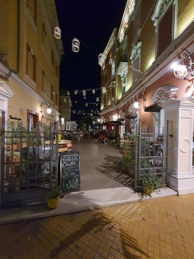 Family Apartment Center Опатия Экстерьер фото